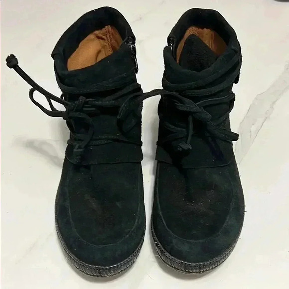 Ugg boots - Picture 1 of 6